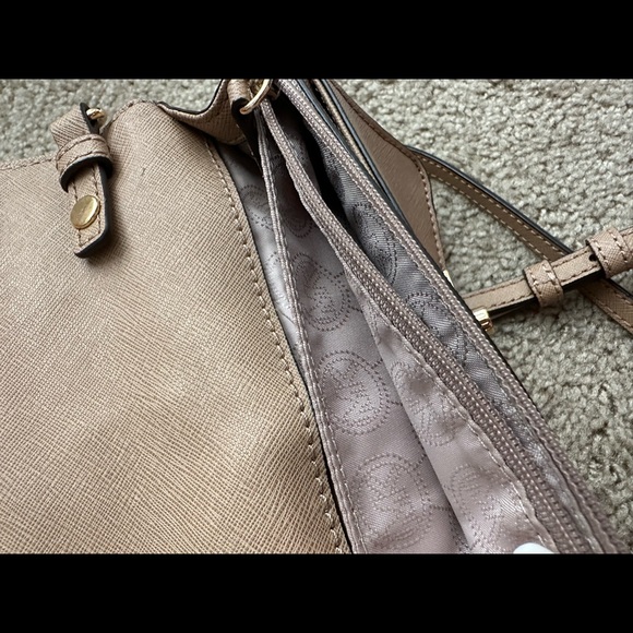 Michael Kors crossbody - Picture 5 of 6